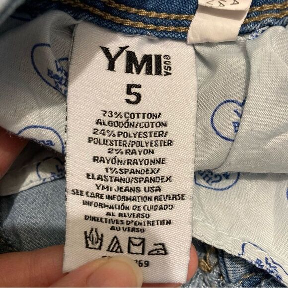 YMI WannaBettaButt? Blue Jean Shorts Juniors Size 5 Mid Rise Soft Stretchy - Picture 5 of 7